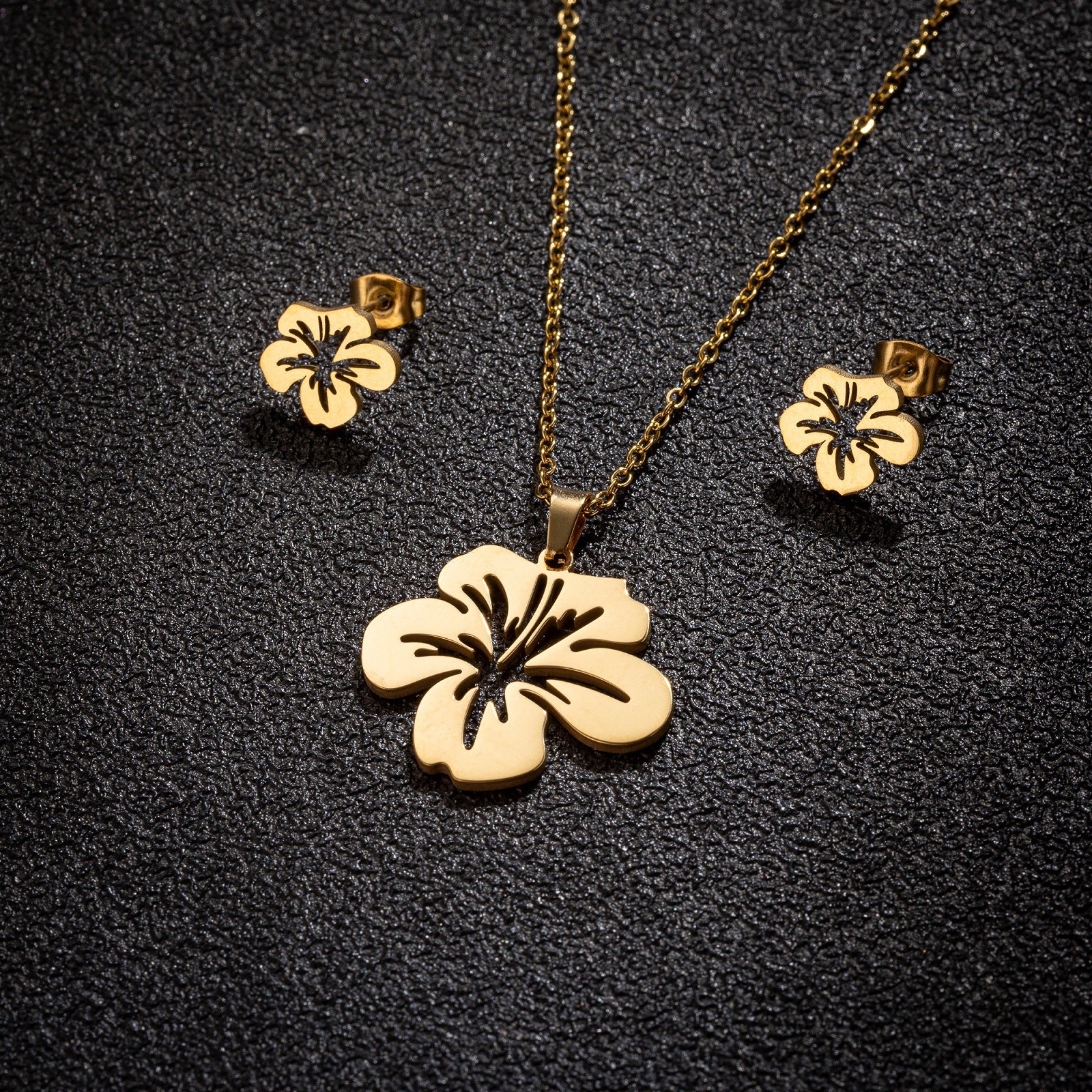 Luxury Minimalist Flower Stud Earrings